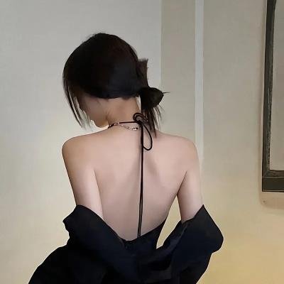 蒙娜丽莎与血月